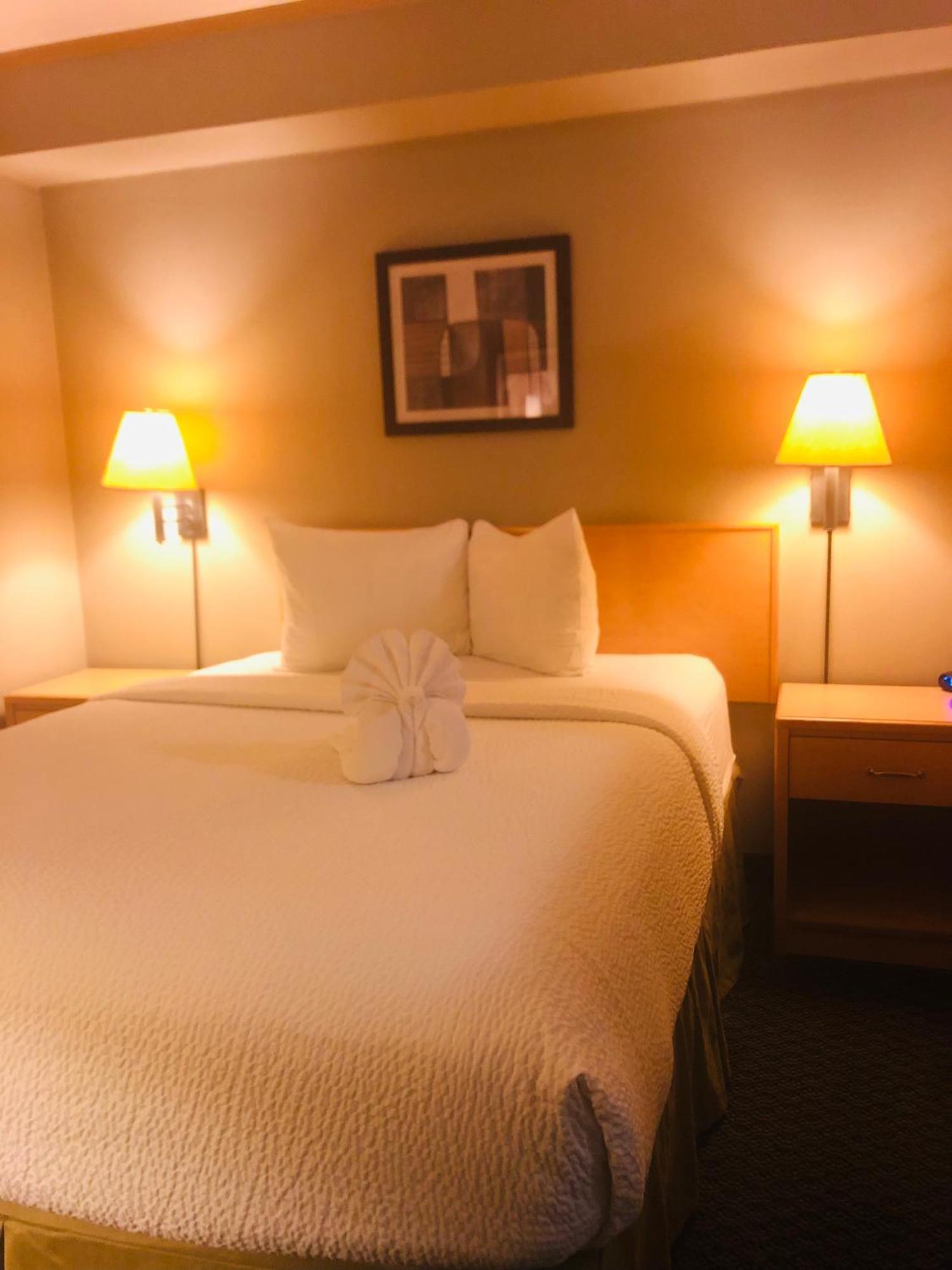 Travelodge By Wyndham Fort Mcmurray Buitenkant foto