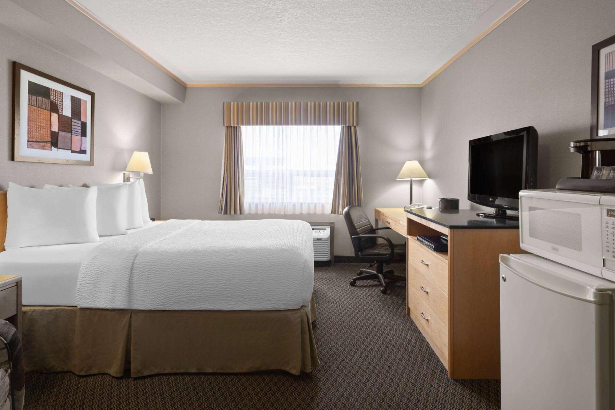 Travelodge By Wyndham Fort Mcmurray Buitenkant foto