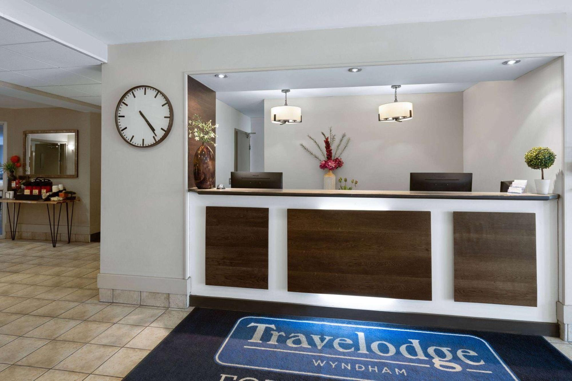 Travelodge By Wyndham Fort Mcmurray Buitenkant foto