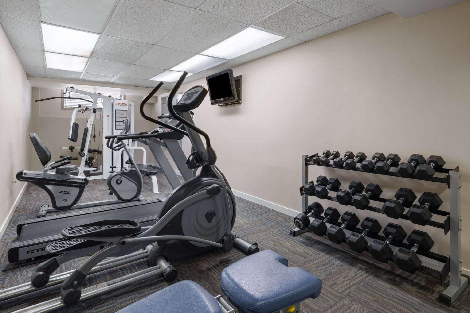 Travelodge By Wyndham Fort Mcmurray Buitenkant foto
