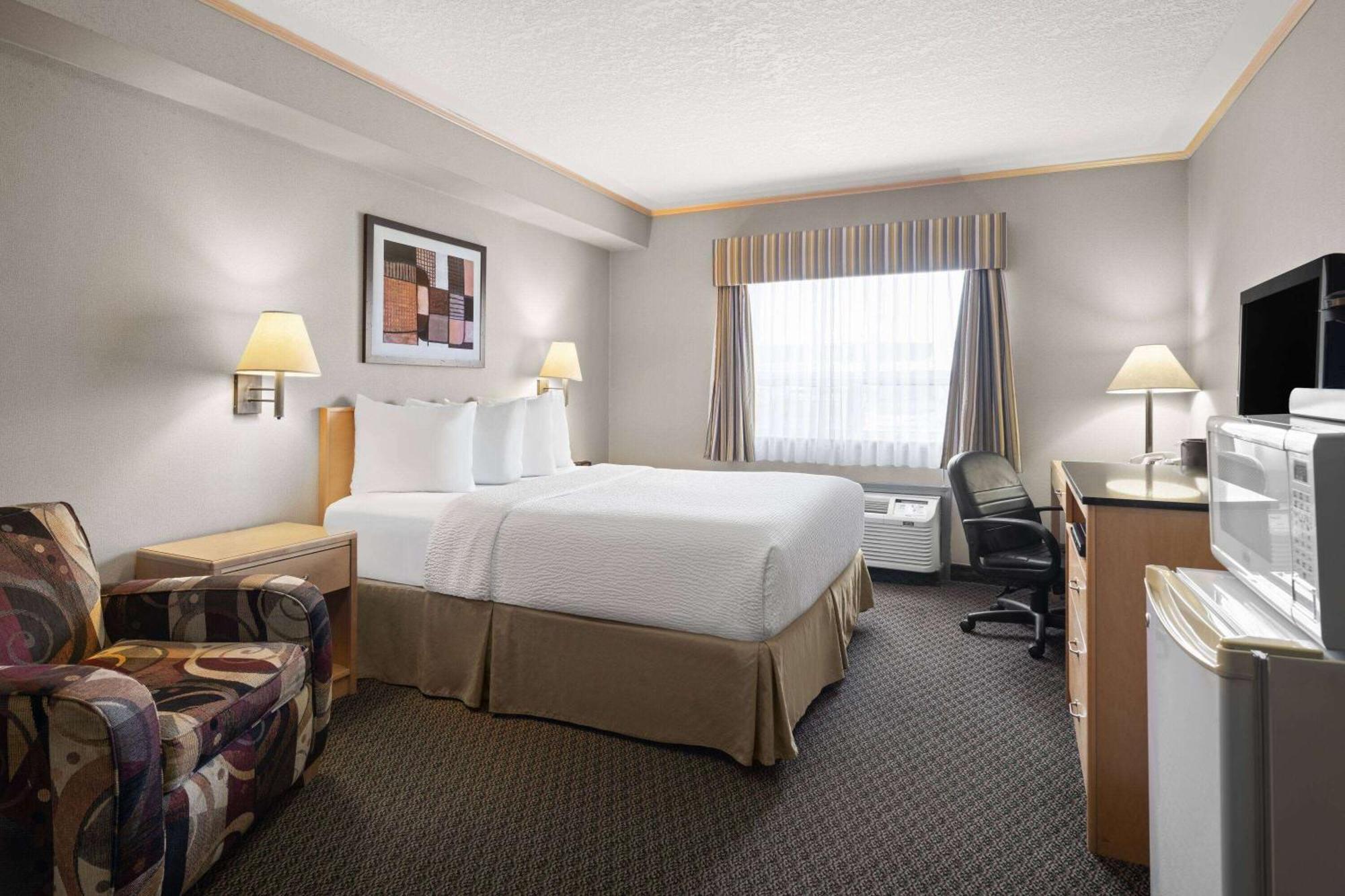 Travelodge By Wyndham Fort Mcmurray Buitenkant foto