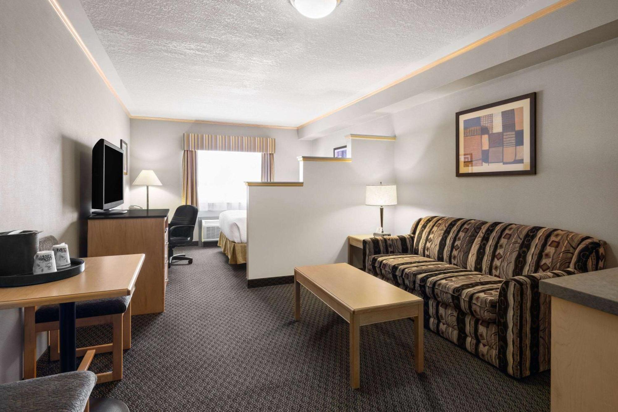 Travelodge By Wyndham Fort Mcmurray Buitenkant foto