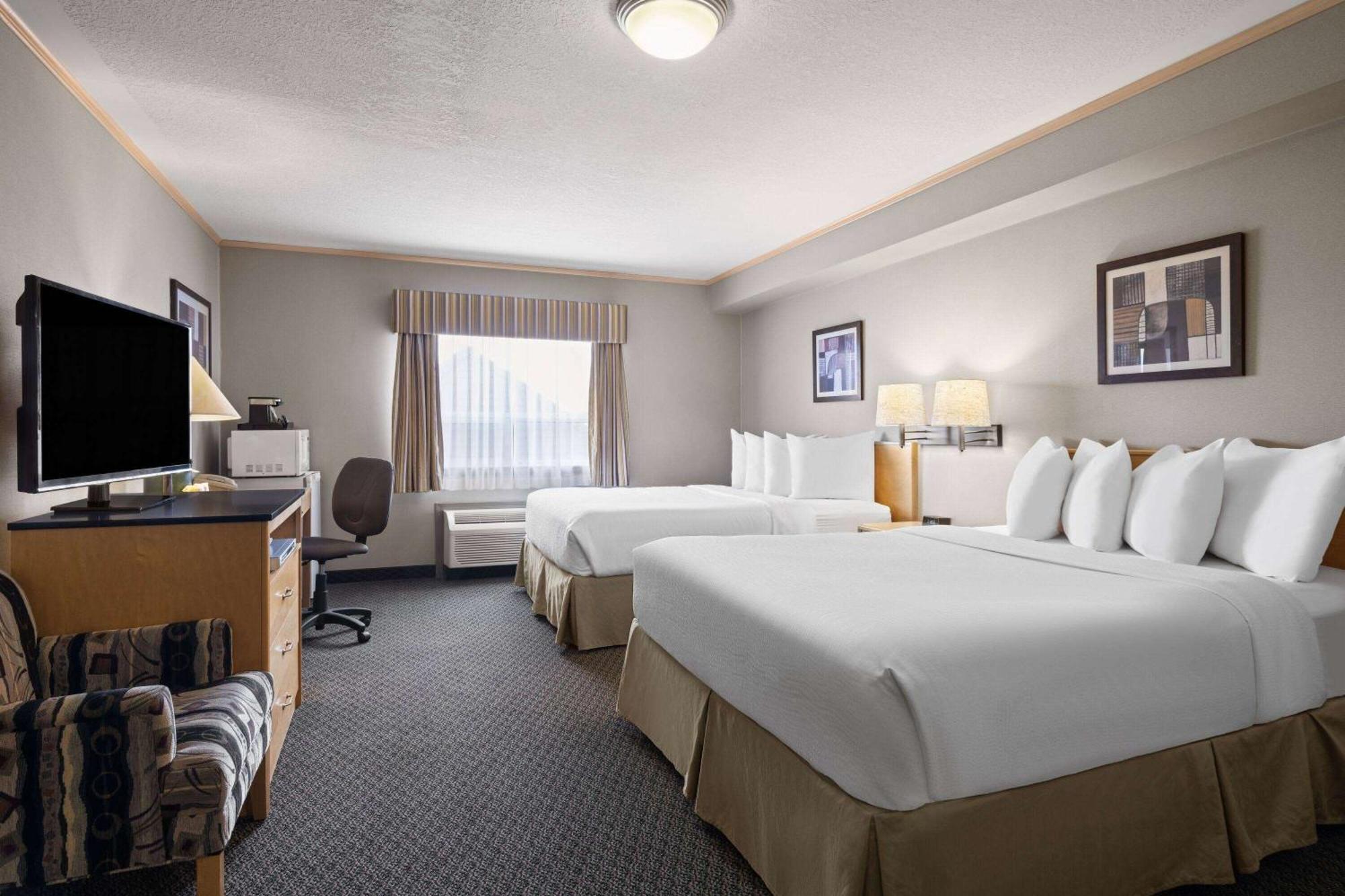 Travelodge By Wyndham Fort Mcmurray Buitenkant foto